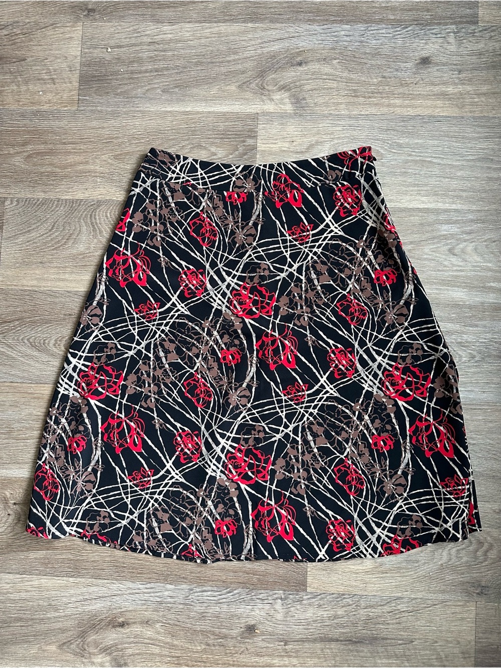 Sag Harbor A-Line Skirt Size 10 Black Red Abstract Graphic Floral Lightweight